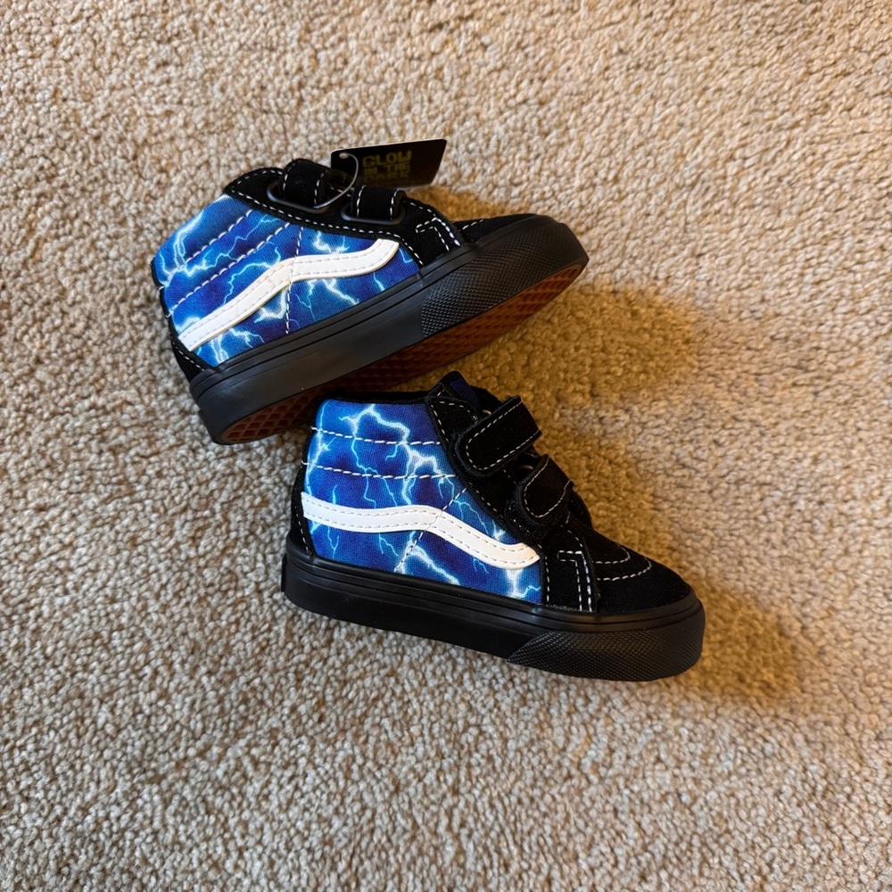 Kids NWT vans Blue Lightning Sneakers